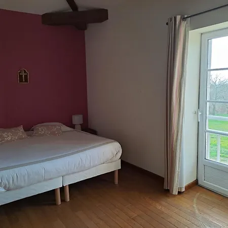 Grande Maison - Jardin Et Piscine - 15 Mn Des Plages Holiday home Vaire